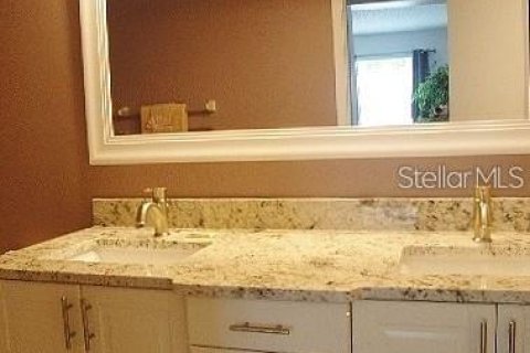 Condominio en alquiler en Saint Petersburg, Florida, 2 dormitorios, 99.87 m2 № 2226716 - foto 3