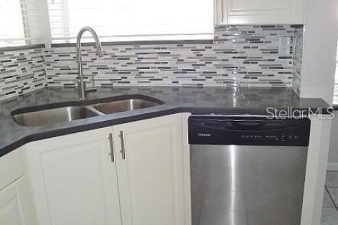 Condominio en alquiler en Saint Petersburg, Florida, 2 dormitorios, 99.87 m2 № 2226716 - foto 7
