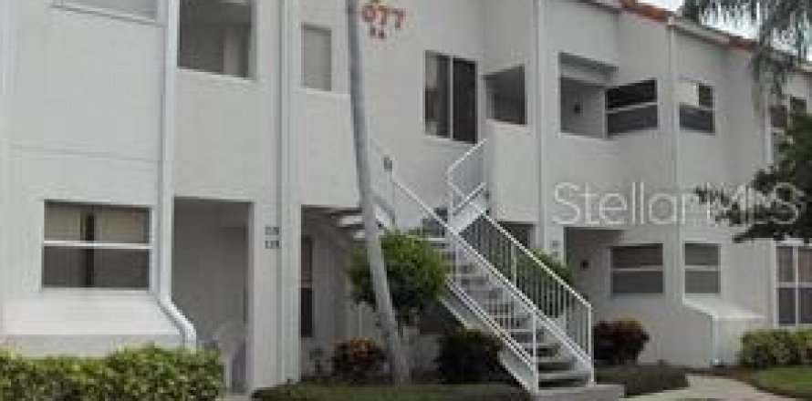 Condominio en Saint Petersburg, Florida, 2 dormitorios  № 2226716