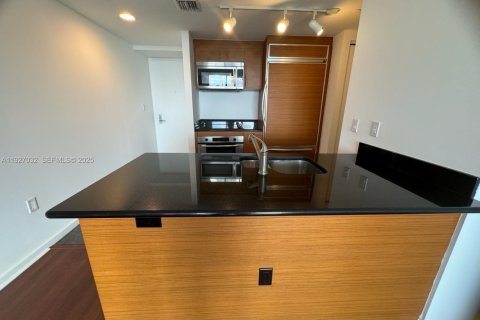 Condo in Miami, Florida, 1 bedroom  № 2052756 - photo 8