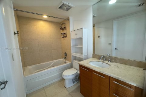 Condo in Miami, Florida, 1 bedroom  № 2052756 - photo 14