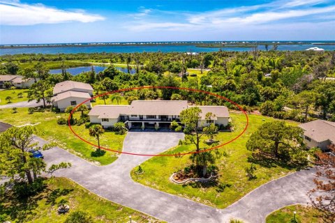 Condo in Englewood, Florida, 2 bedrooms № 2330930