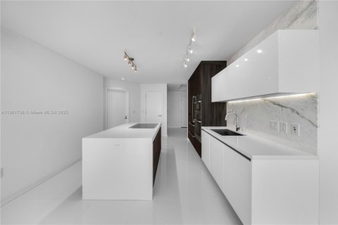 Condo in Miami, Florida, 1 bedroom  № 2081753