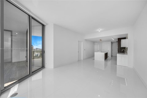 Condo in Miami, Florida, 1 bedroom № 2081753 - photo 4