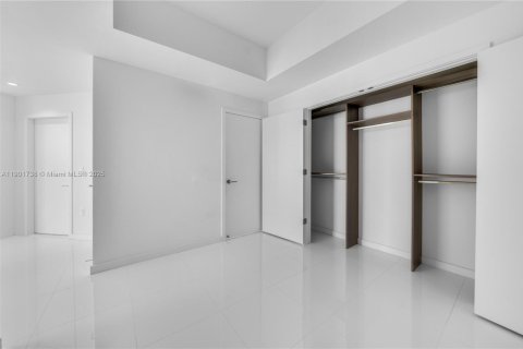 Condo in Miami, Florida, 1 bedroom № 2081753 - photo 18