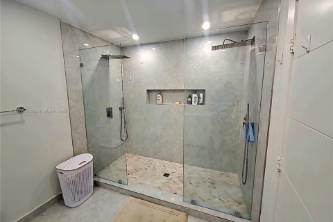 Casa en venta en Fort Lauderdale, Florida, 3 dormitorios, 117.8 m2 № 2022904 - foto 20