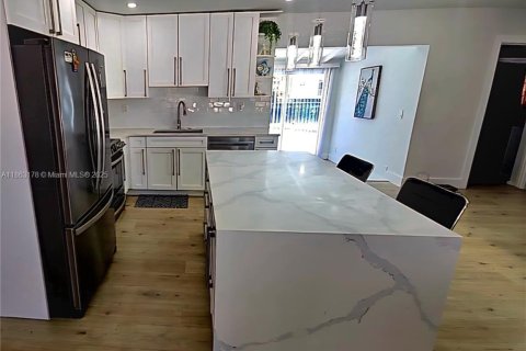 Casa en venta en Fort Lauderdale, Florida, 3 dormitorios, 117.8 m2 № 2022904 - foto 17