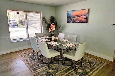 Casa en venta en Fort Lauderdale, Florida, 3 dormitorios, 117.8 m2 № 2022904 - foto 10
