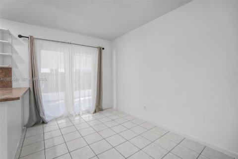 Villa ou maison à louer à Pembroke Pines, Floride: 4 chambres, 130.43 m2 № 1985877 - photo 11