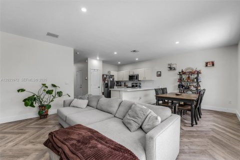 Купить таунхаус в Хомстед, Флорида 3 спальни, 143.26м2, № 2077374 - фото 9