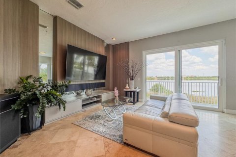 House in Orlando, Florida 5 bedrooms, 417.5 sq.m. № 1690305 - photo 18