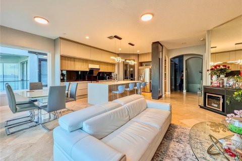 House in Orlando, Florida 5 bedrooms, 417.5 sq.m. № 1690305 - photo 24