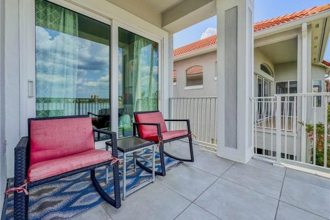 House in Orlando, Florida 5 bedrooms, 417.5 sq.m. № 1690305 - photo 21