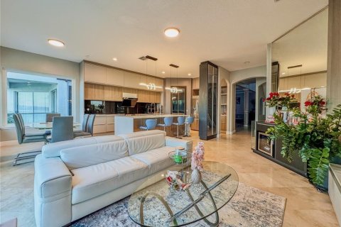 House in Orlando, Florida 5 bedrooms, 417.5 sq.m. № 1690305 - photo 23