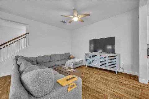 Adosado en venta en Orlando, Florida, 3 dormitorios, 190.45 m2 № 2157106 - foto 7