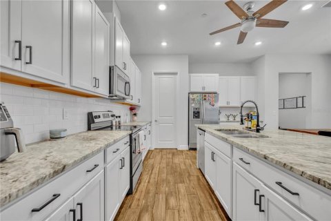 Adosado en venta en Orlando, Florida, 3 dormitorios, 190.45 m2 № 2157106 - foto 9