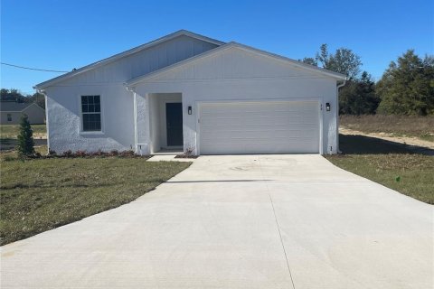 Villa ou maison à louer à Ocklawaha, Floride: 3 chambres, 143.35 m2 № 1835029 - photo 1
