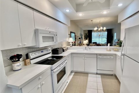 Condo in Sarasota, Florida, 2 bedrooms  № 2149641 - photo 5