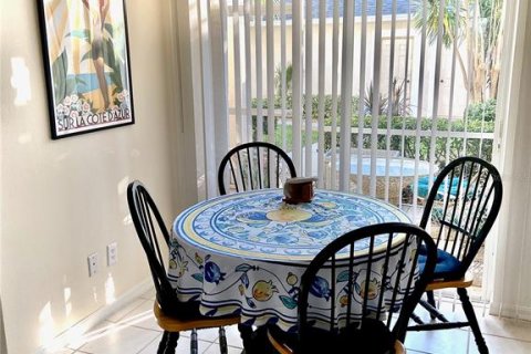 Condo in Sarasota, Florida, 2 bedrooms  № 2149641 - photo 7