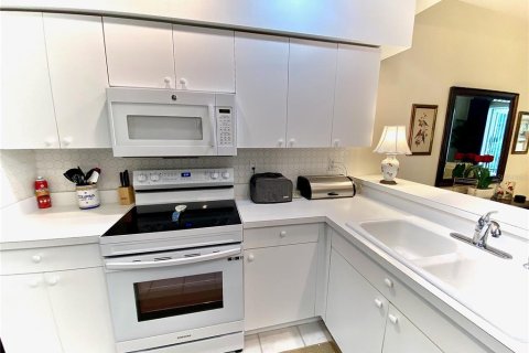 Condo in Sarasota, Florida, 2 bedrooms  № 2149641 - photo 6