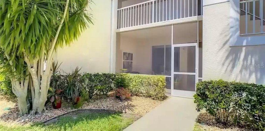 Condo in Sarasota, Florida, 2 bedrooms  № 2149641