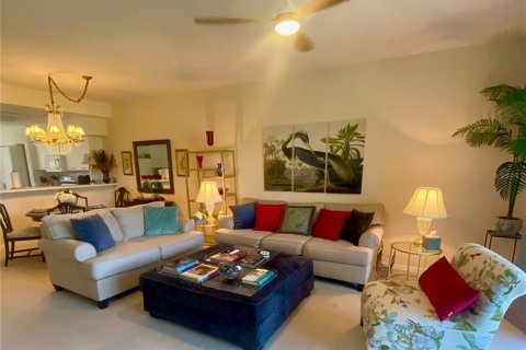 Condo in Sarasota, Florida, 2 bedrooms  № 2149641 - photo 2