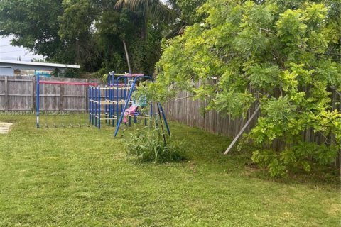 Villa ou maison à louer à Cutler Bay, Floride: 4 chambres, 125.6 m2 № 1965375 - photo 14