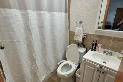 Villa ou maison à louer à Cutler Bay, Floride: 4 chambres, 125.6 m2 № 1965375 - photo 6