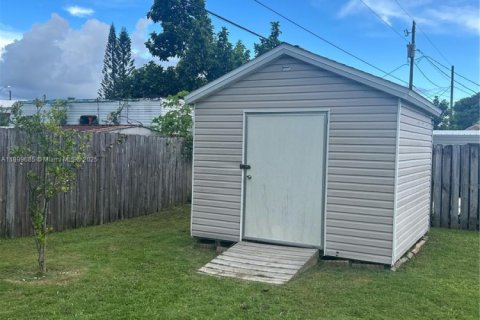 Villa ou maison à louer à Cutler Bay, Floride: 4 chambres, 125.6 m2 № 1965375 - photo 15