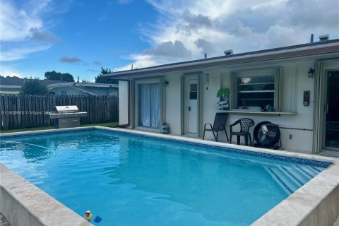 Villa ou maison à louer à Cutler Bay, Floride: 4 chambres, 125.6 m2 № 1965375 - photo 12