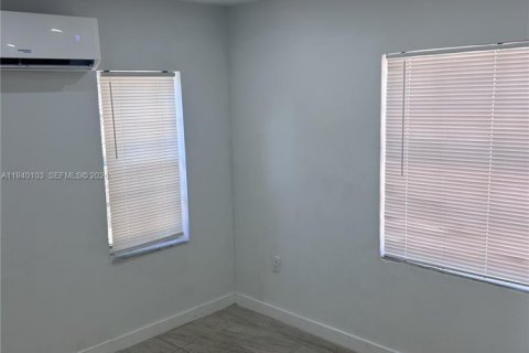 Villa ou maison à louer à Miami, Floride: 1 chambre, 74.32 m2 № 1997352 - photo 6