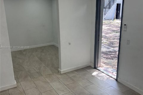 Villa ou maison à louer à Miami, Floride: 1 chambre, 74.32 m2 № 1997352 - photo 5