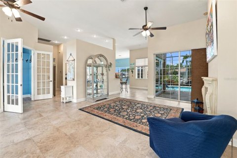 House in Punta Gorda, Florida 3 bedrooms, 256.69 sq.m. № 2425264 - photo 10