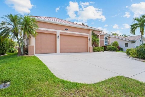 House in Punta Gorda, Florida 3 bedrooms, 256.69 sq.m. № 2425264 - photo 29