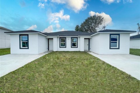 Immobilier commercial à Poinciana, Floride 6 chambres, 215.9 m2 № 2409971