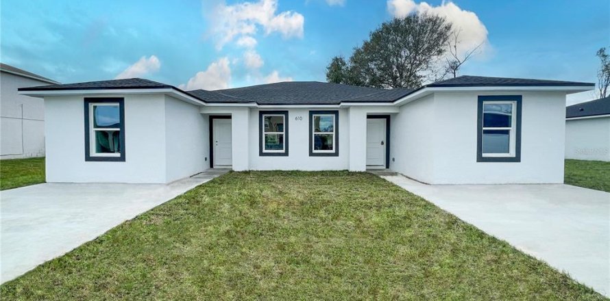 Immobilier commercial à Poinciana, Floride 6 chambres, 215.9 m2 № 2409971