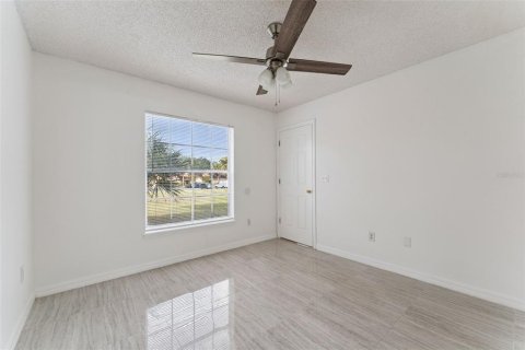 Condo in Apopka, Florida, 3 bedrooms  № 2395934 - photo 14