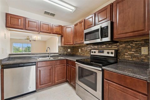 Condo in Apopka, Florida, 3 bedrooms  № 2395934 - photo 9