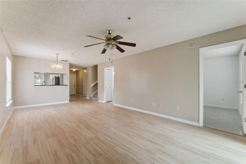 Condo in Apopka, Florida, 3 bedrooms  № 2395934 - photo 6