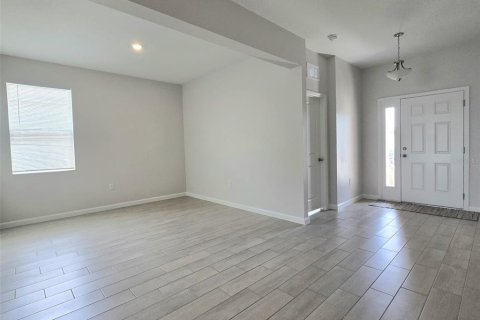 House in Haines City, Florida 4 bedrooms, 195.09 sq.m. № 2266972 - photo 6