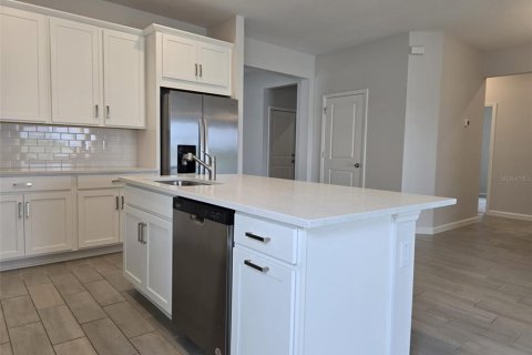House in Haines City, Florida 4 bedrooms, 195.09 sq.m. № 2266972 - photo 12