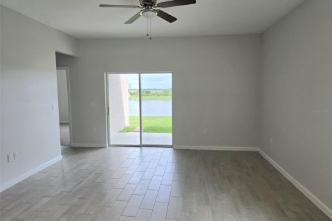 House in Haines City, Florida 4 bedrooms, 195.09 sq.m. № 2266972 - photo 15
