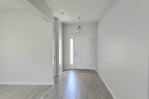 House in Haines City, Florida 4 bedrooms, 195.09 sq.m. № 2266972 - photo 5