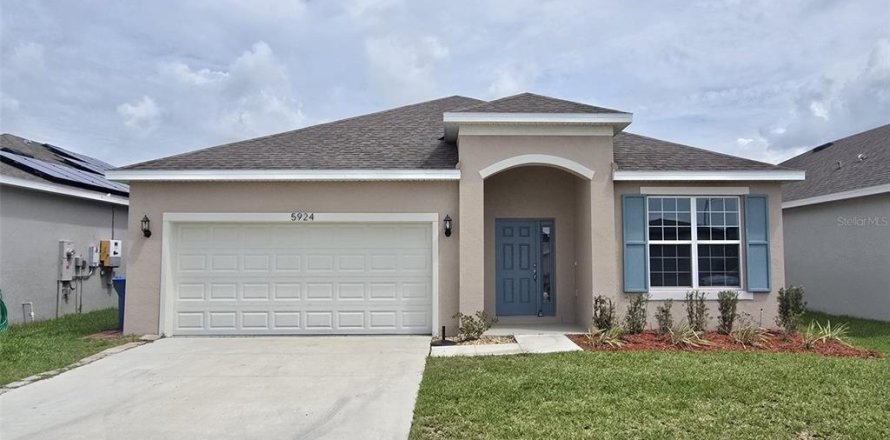 House in Haines City, Florida 4 bedrooms, 195.09 sq.m. № 2266972