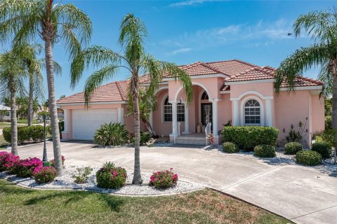 Casa en venta en Punta Gorda, Florida, 3 dormitorios, 228.17 m2 № 1438802 - foto 1