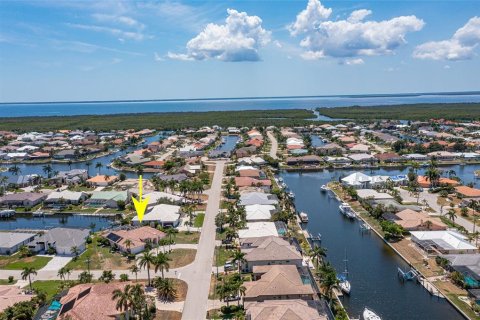 Casa en venta en Punta Gorda, Florida, 3 dormitorios, 228.17 m2 № 1438802 - foto 2