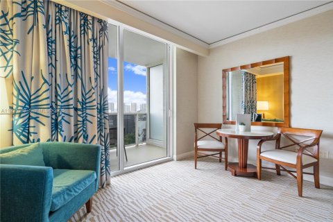 Condo in Sunny Isles Beach, Florida № 1990431 - photo 6