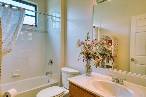 House in Sarasota, Florida 3 bedrooms, 201.51 sq.m. № 1440463 - photo 14