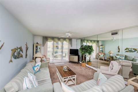 Condo in Port Orange, Florida, 2 bedrooms  № 1805604 - photo 16