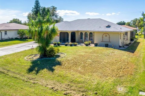 Villa ou maison à Port Charlotte, Floride 3 chambres, 173.45 m2 № 2391145
